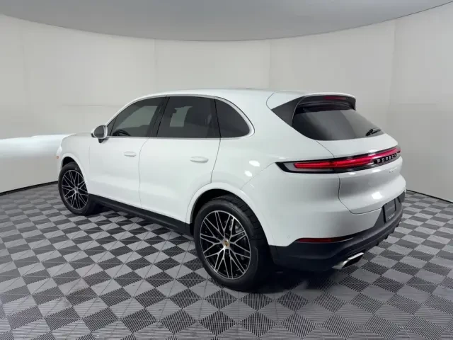 2026 Porsche 9Y0/9Y3 Cayenne - Image 22 of 31