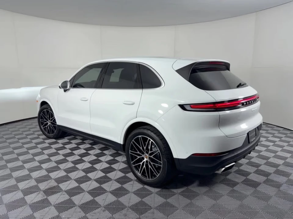 2026 Porsche 9Y0/9Y3 Cayenne - Image 19 of 31