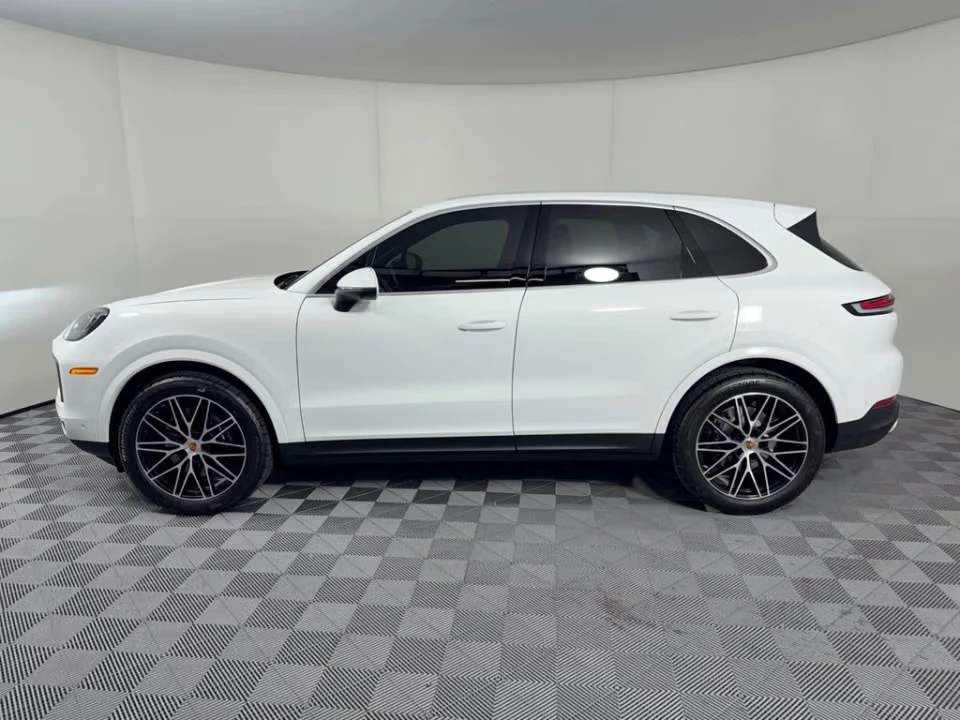 2026 Porsche 9Y0/9Y3 Cayenne - Image 11 of 31