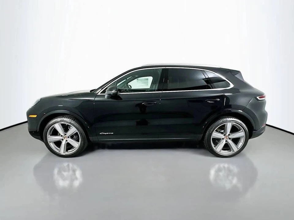 2026 Porsche 9Y0/9Y3 Cayenne - Image 2 of 5