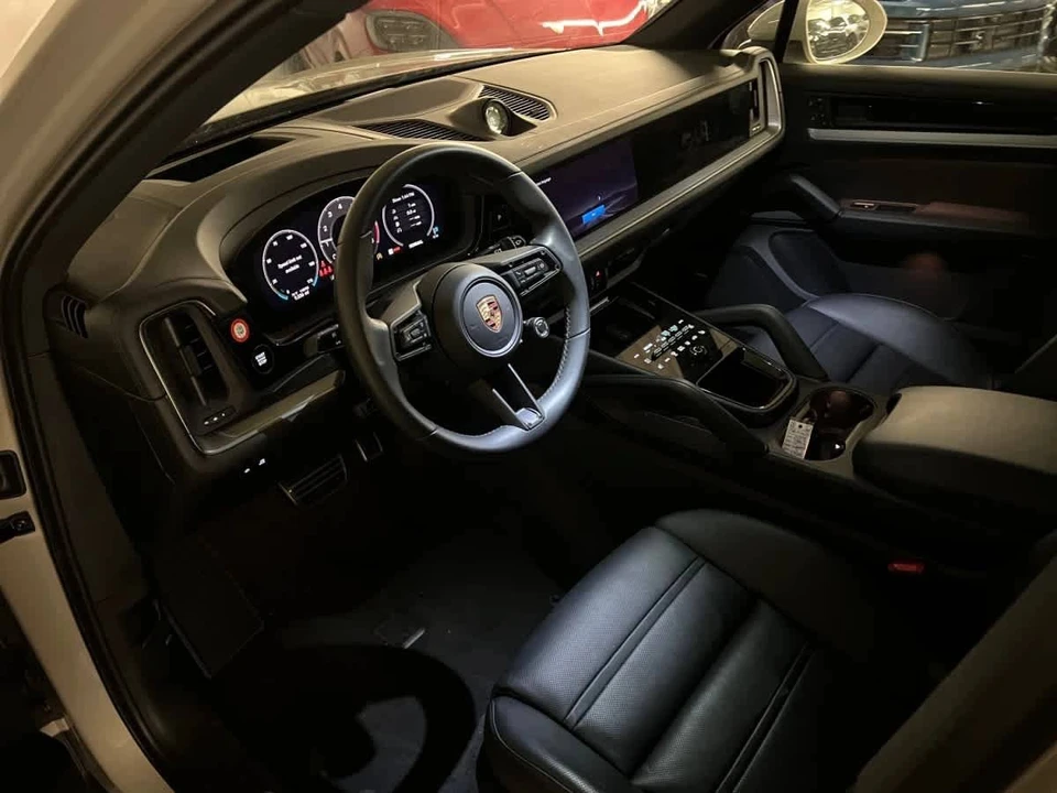 2026 Porsche 9Y0/9Y3 Cayenne - Image 4 of 4