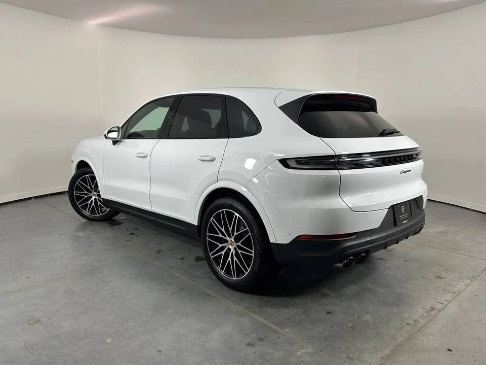 2026 Porsche 9Y0/9Y3 Cayenne - Image 3 of 4