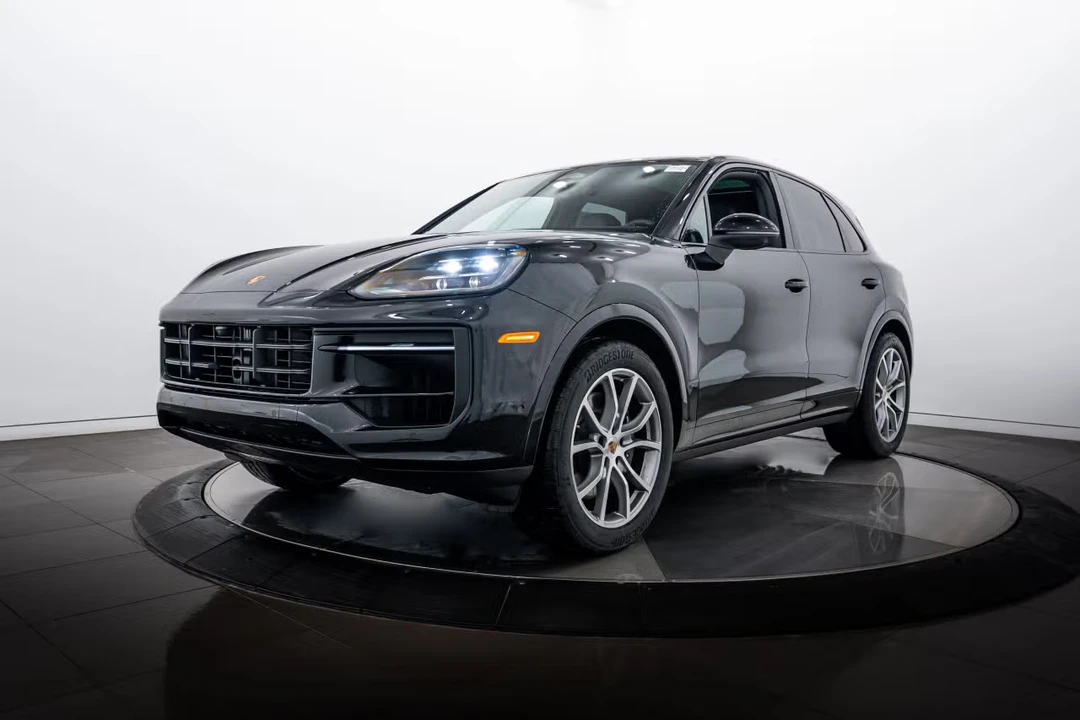 2026 Porsche 9Y0/9Y3 Cayenne - Image 4 of 31