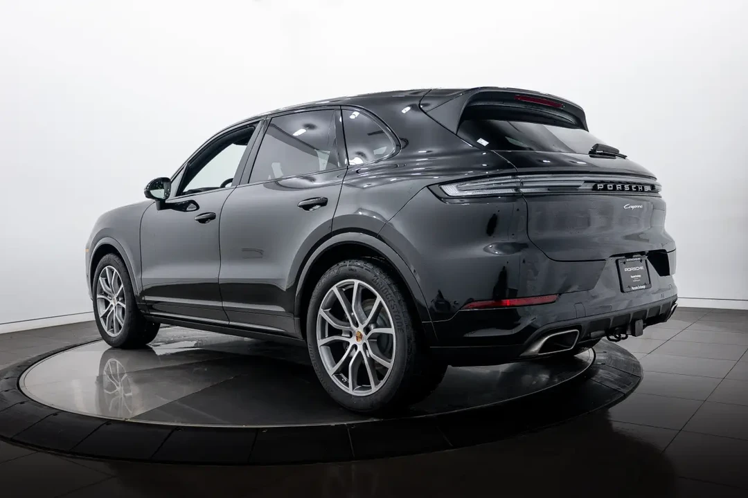 2026 Porsche 9Y0/9Y3 Cayenne - Image 24 of 31
