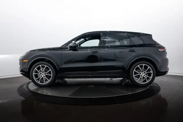 2026 Porsche 9Y0/9Y3 Cayenne - Image 14 of 31