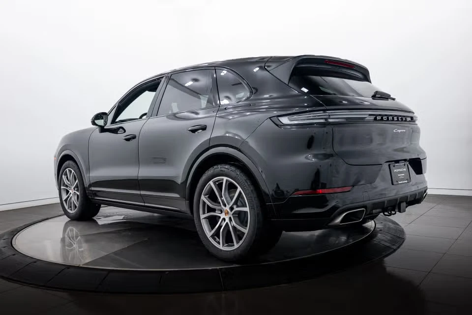 2026 Porsche 9Y0/9Y3 Cayenne - Image 19 of 31