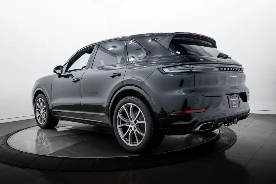 2026 Porsche 9Y0/9Y3 Cayenne - Image 23 of 31