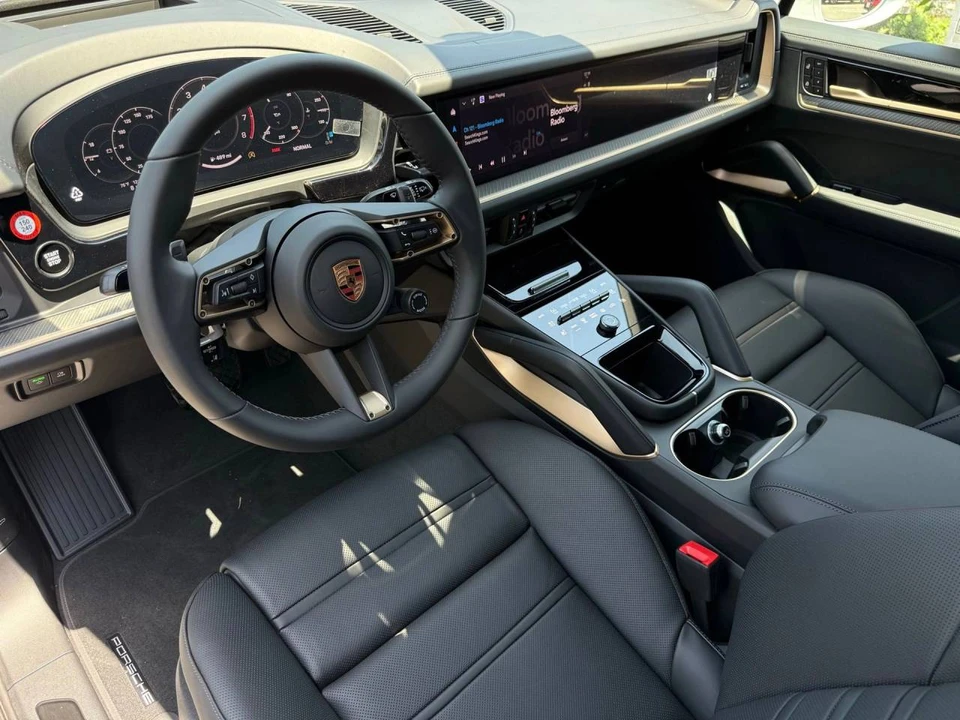 2026 Porsche 9Y0/9Y3 Cayenne - Image 4 of 5
