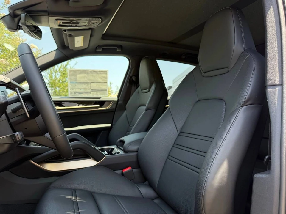 2026 Porsche 9Y0/9Y3 Cayenne - Image 5 of 5