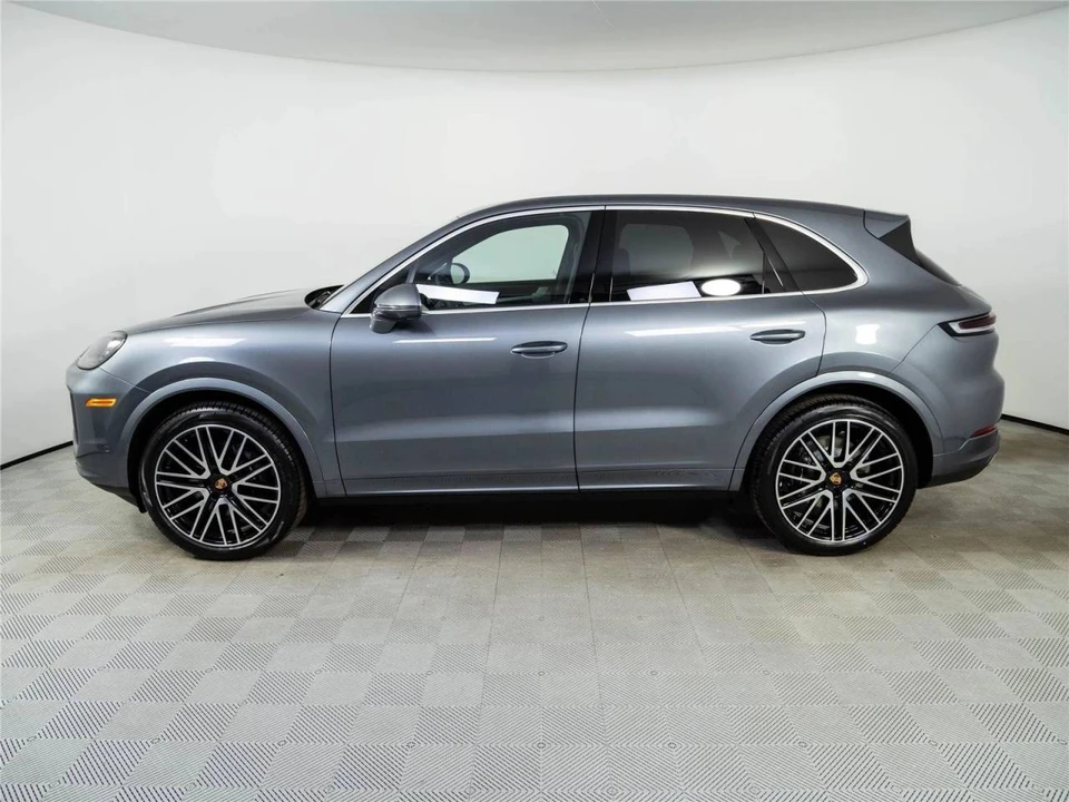 2026 Porsche 9Y0/9Y3 Cayenne - Image 2 of 5