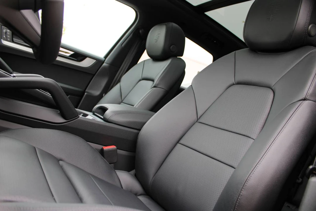 2026 Porsche 9Y0/9Y3 Cayenne - Image 5 of 5