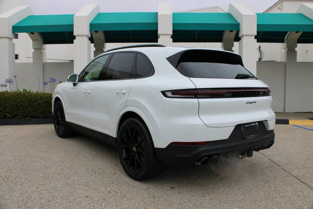 2026 Porsche 9Y0/9Y3 Cayenne - Image 3 of 5