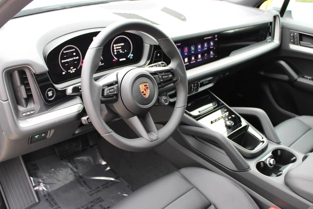 2026 Porsche 9Y0/9Y3 Cayenne - Image 4 of 5