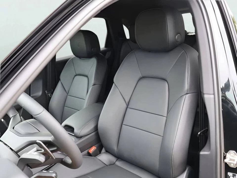 2026 Porsche 9Y0/9Y3 Cayenne - Image 5 of 5