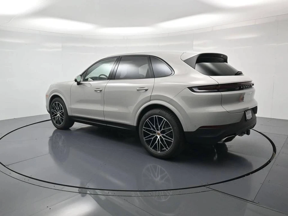 2026 Porsche 9Y0/9Y3 Cayenne - Image 3 of 5
