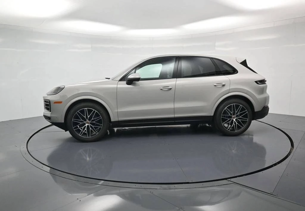 2026 Porsche 9Y0/9Y3 Cayenne - Image 2 of 5