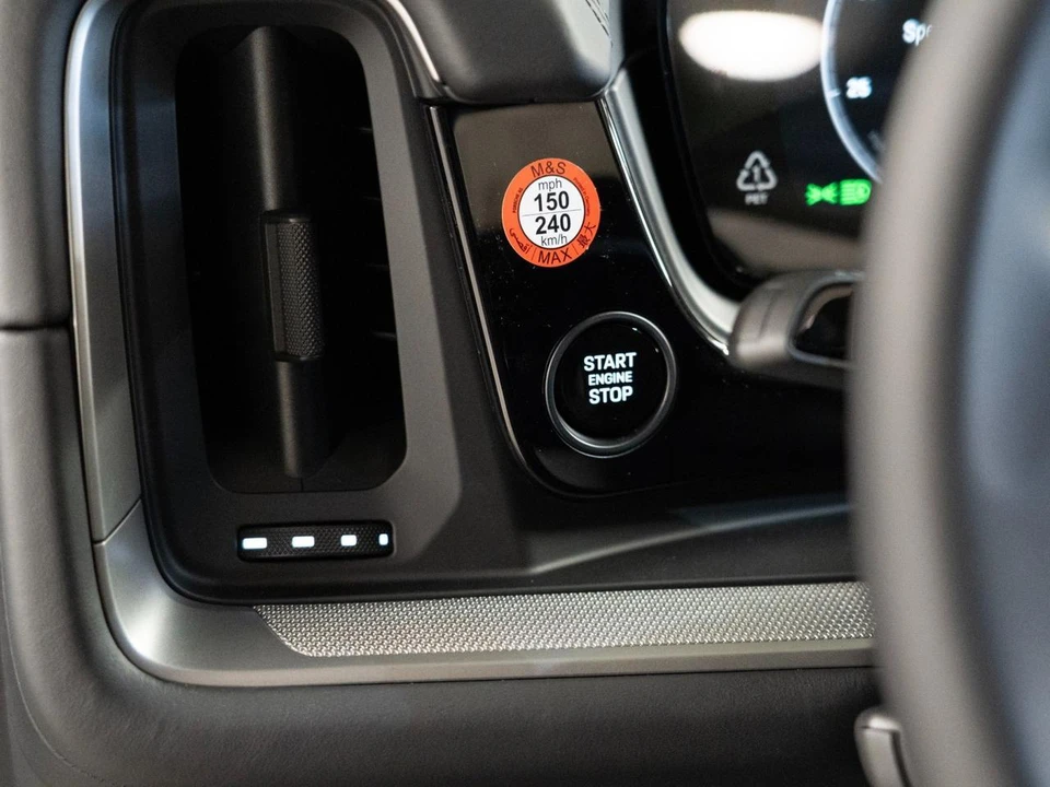 2026 Porsche 9Y0/9Y3 Cayenne - Image 24 of 30
