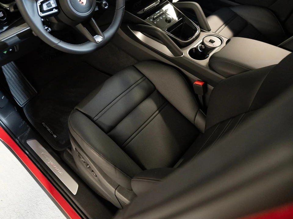 2026 Porsche 9Y0/9Y3 Cayenne - Image 14 of 30