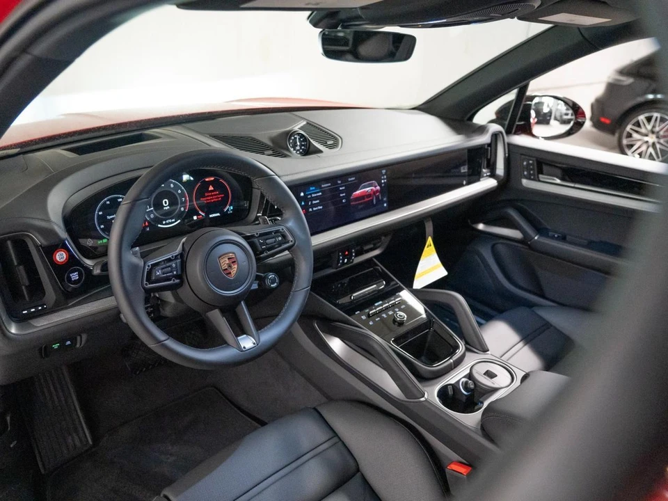 2026 Porsche 9Y0/9Y3 Cayenne - Image 4 of 30