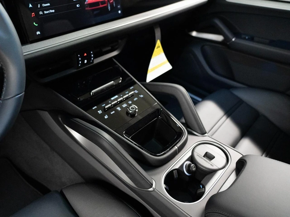 2026 Porsche 9Y0/9Y3 Cayenne - Image 22 of 30