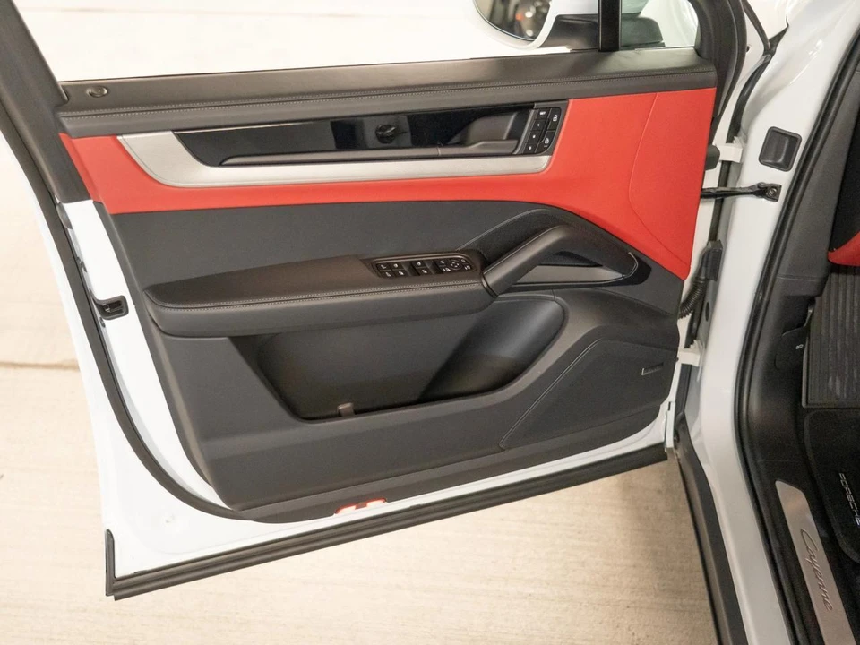 2026 Porsche 9Y0/9Y3 Cayenne - Image 16 of 28