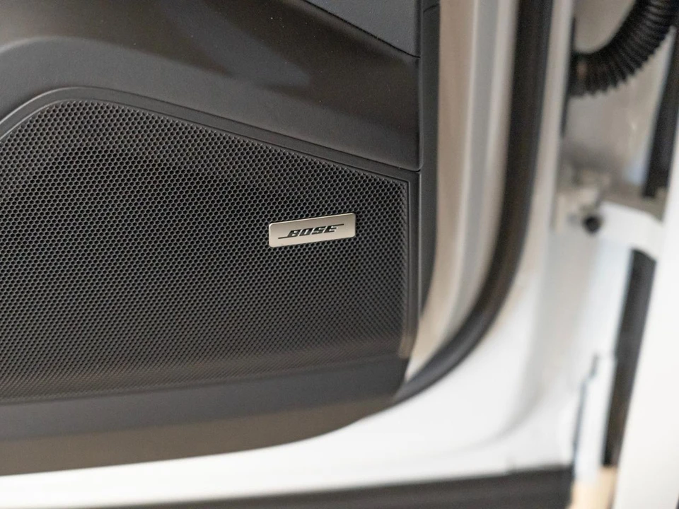2026 Porsche 9Y0/9Y3 Cayenne - Image 18 of 28