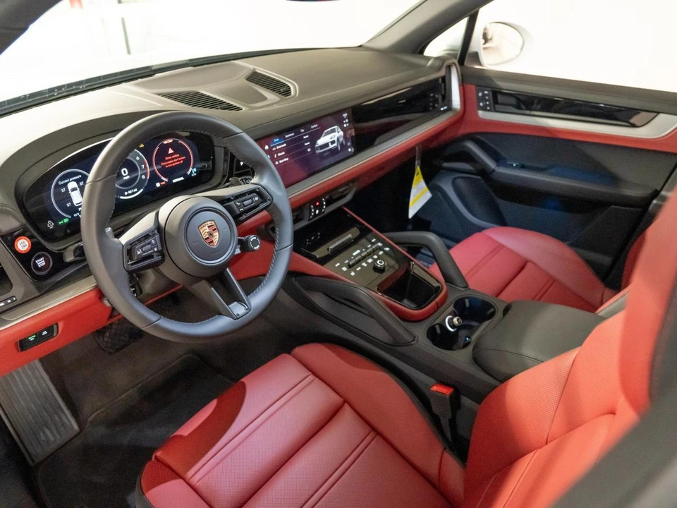 2026 Porsche 9Y0/9Y3 Cayenne - Image 4 of 28