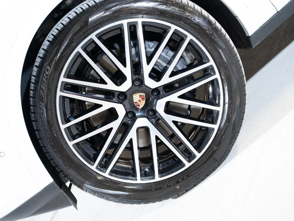 2026 Porsche 9Y0/9Y3 Cayenne - Image 11 of 28