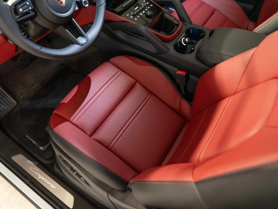 2026 Porsche 9Y0/9Y3 Cayenne - Image 14 of 28