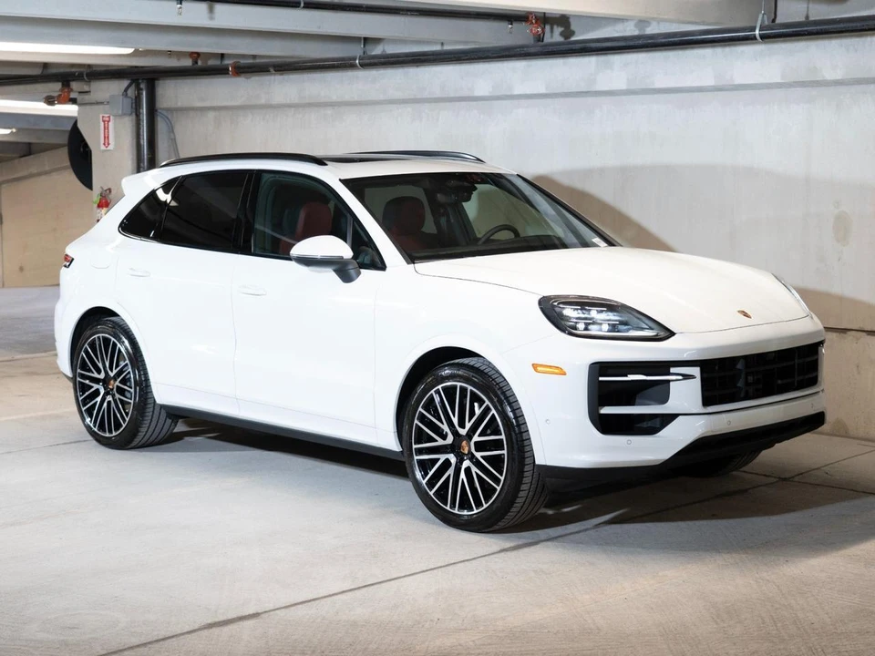 2026 Porsche 9Y0/9Y3 Cayenne - Image 7 of 28