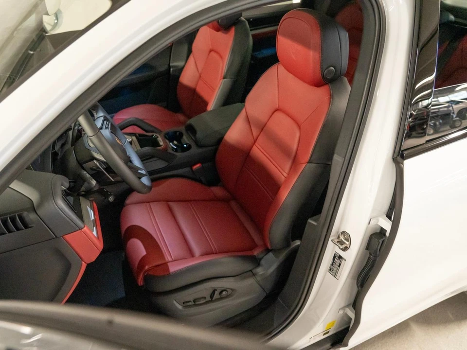 2026 Porsche 9Y0/9Y3 Cayenne - Image 5 of 28