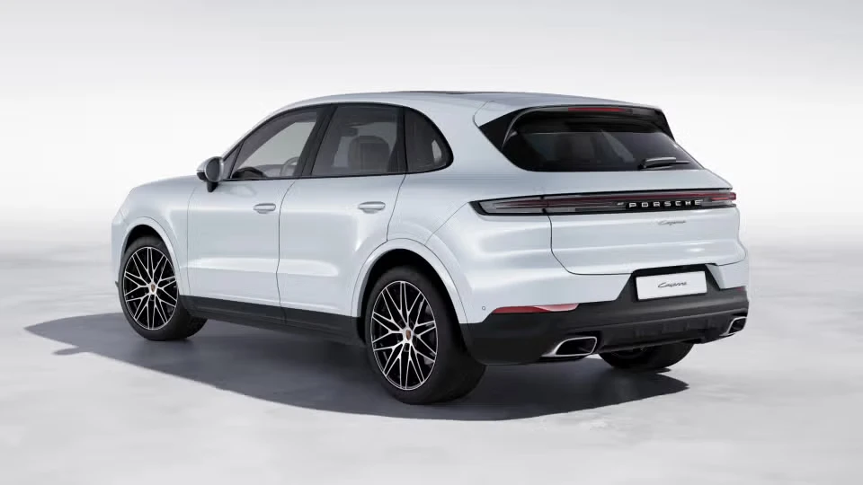 2026 Porsche Cayenne - Image 19 of 30