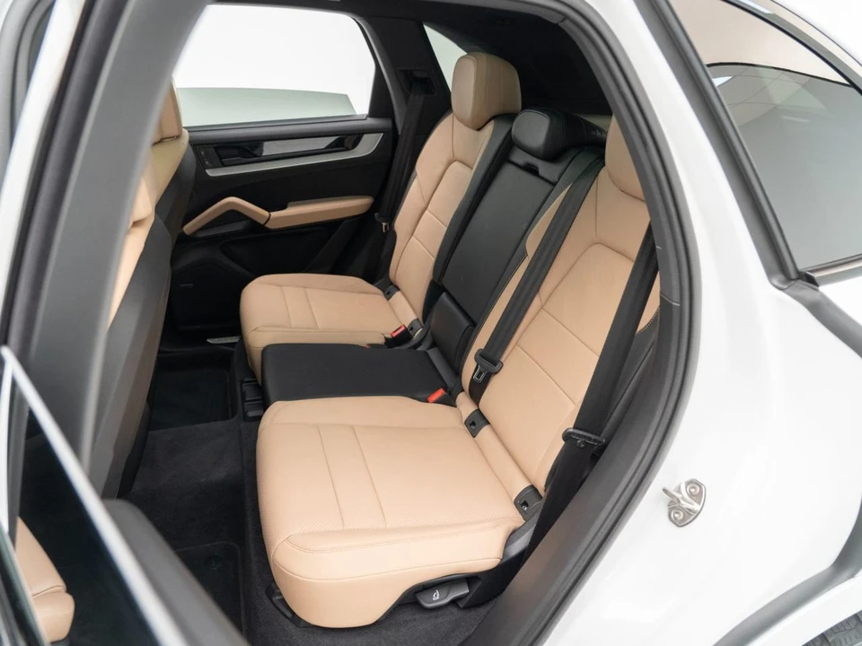2026 Porsche 9Y0/9Y3 Cayenne - Image 29 of 31