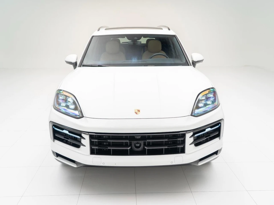 2026 Porsche 9Y0/9Y3 Cayenne - Image 7 of 31