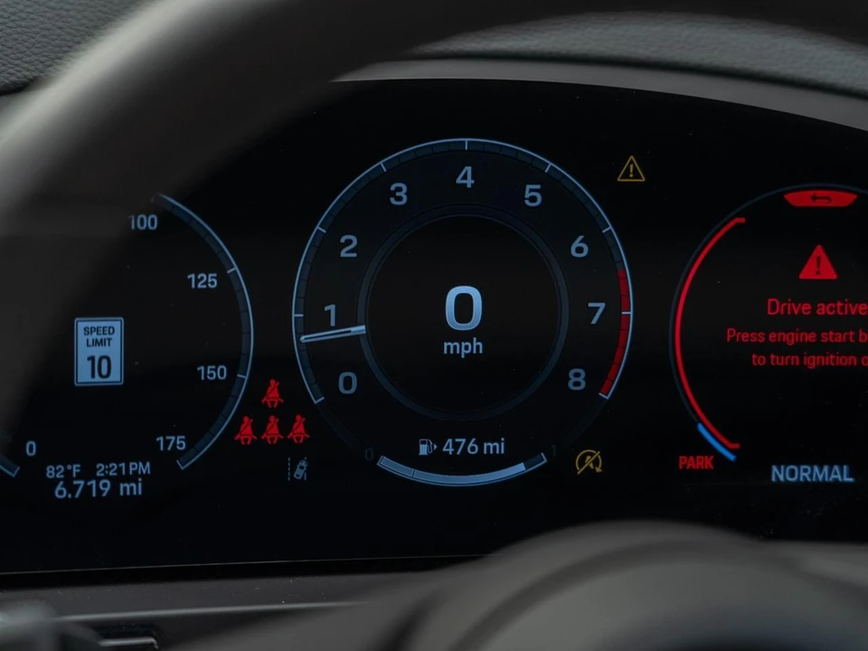 2026 Porsche 9Y0/9Y3 Cayenne - Image 24 of 31
