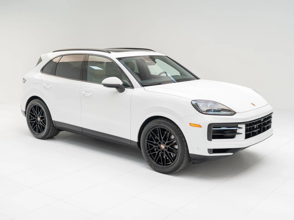 2026 Porsche 9Y0/9Y3 Cayenne - Image 8 of 31
