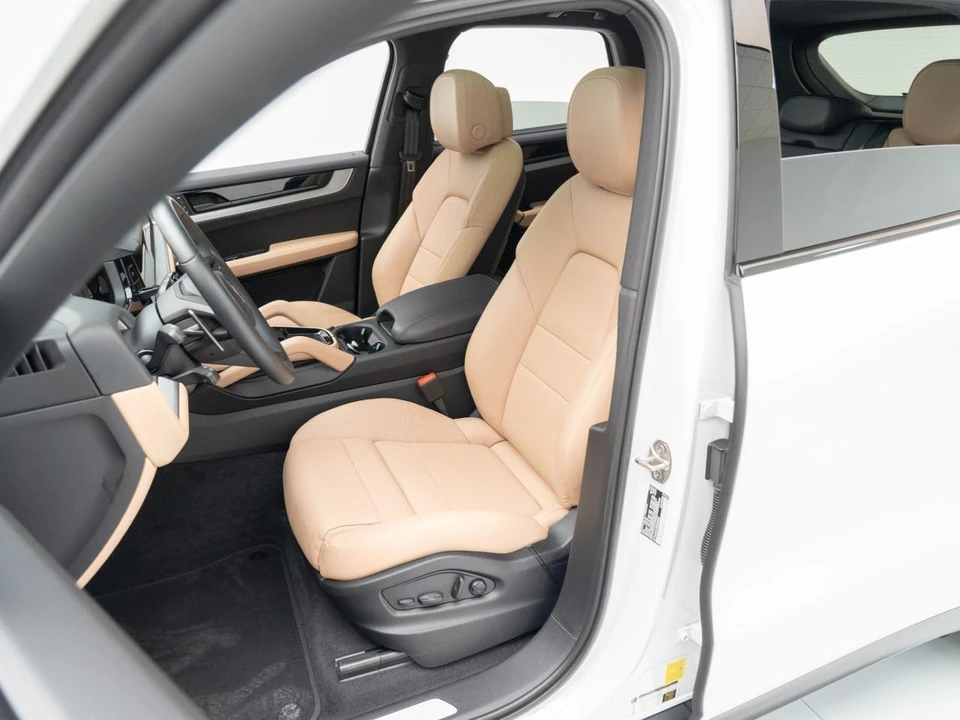 2026 Porsche 9Y0/9Y3 Cayenne - Image 6 of 31