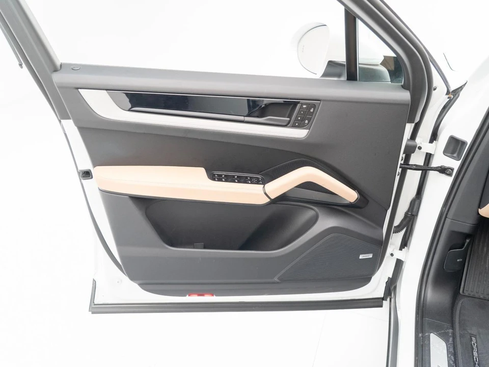 2026 Porsche 9Y0/9Y3 Cayenne - Image 21 of 31