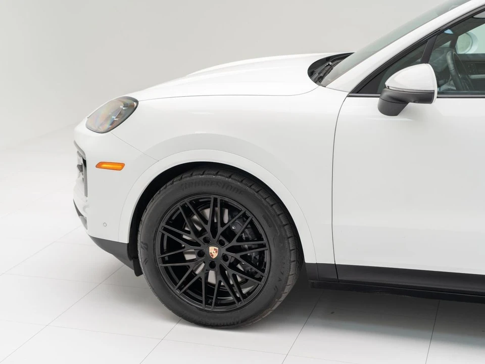 2026 Porsche 9Y0/9Y3 Cayenne - Image 12 of 31