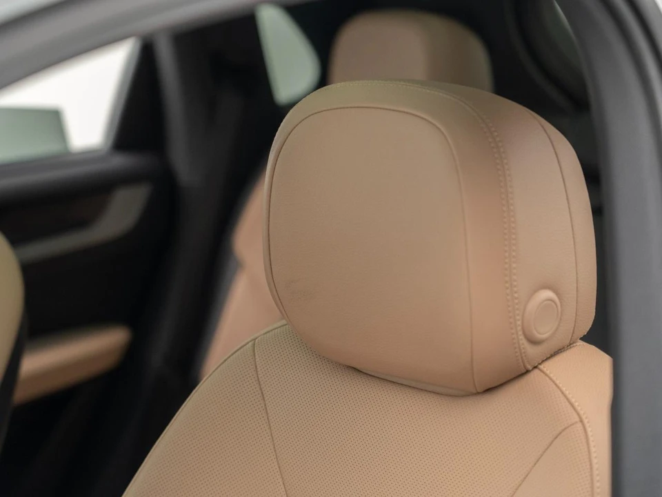 2026 Porsche 9Y0/9Y3 Cayenne - Image 19 of 31