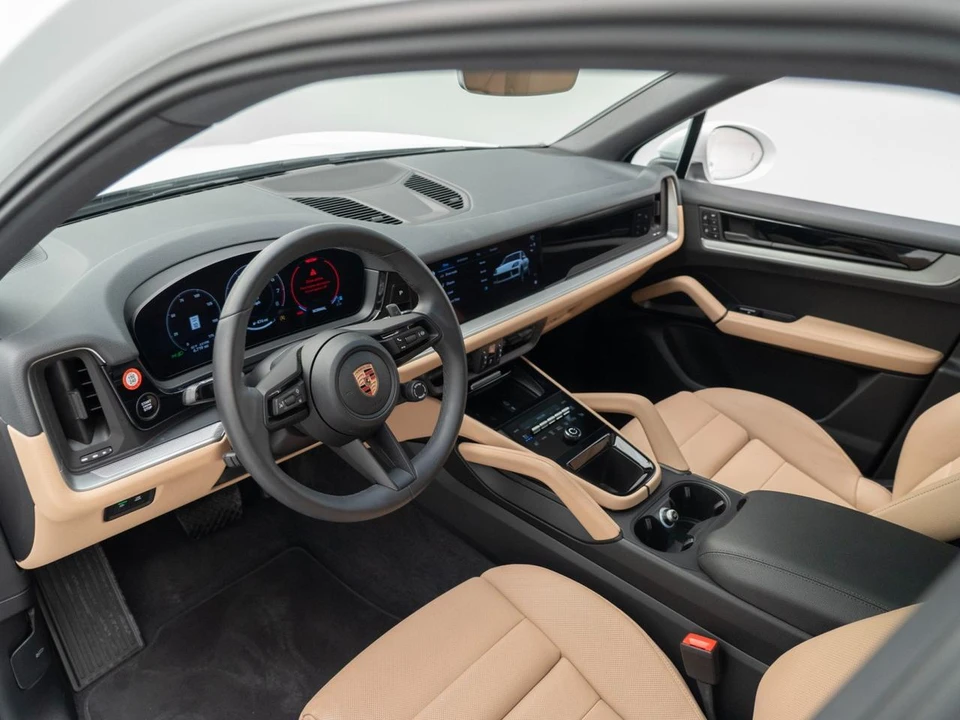 2026 Porsche 9Y0/9Y3 Cayenne - Image 5 of 31