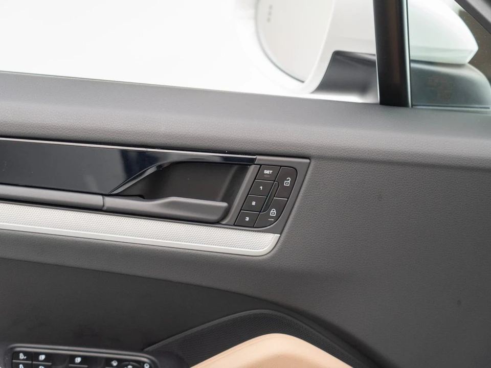 2026 Porsche 9Y0/9Y3 Cayenne - Image 22 of 31