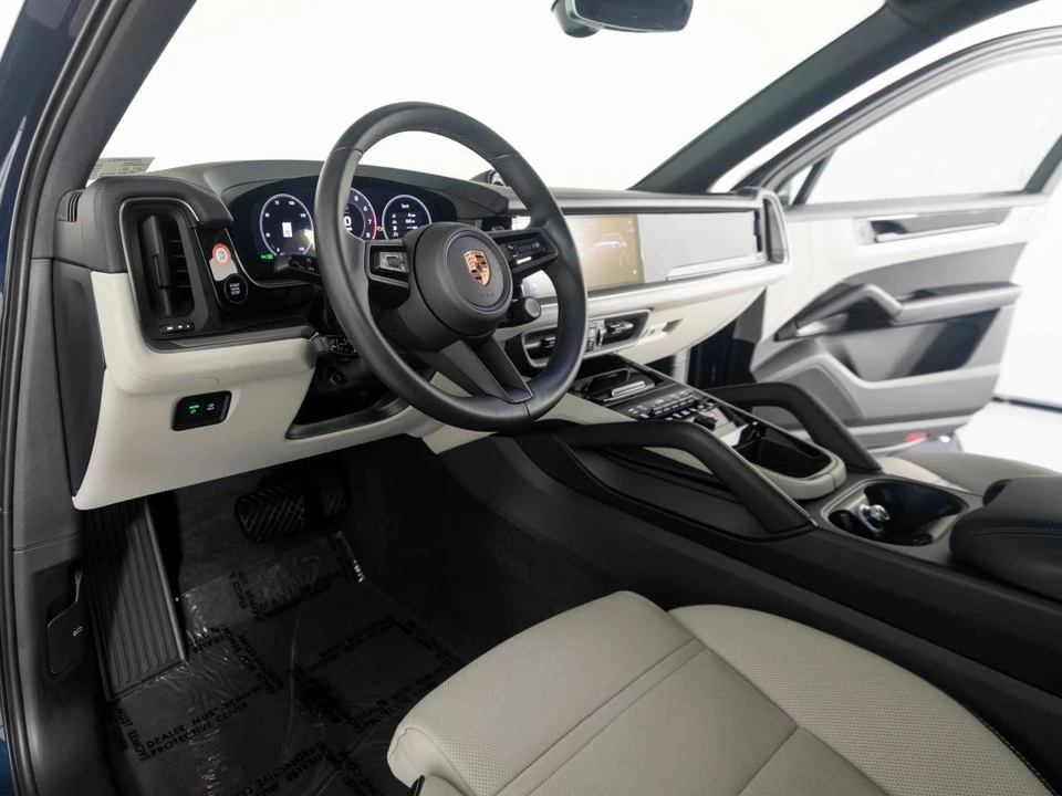 2026 Porsche 9Y0/9Y3 Cayenne - Image 4 of 5