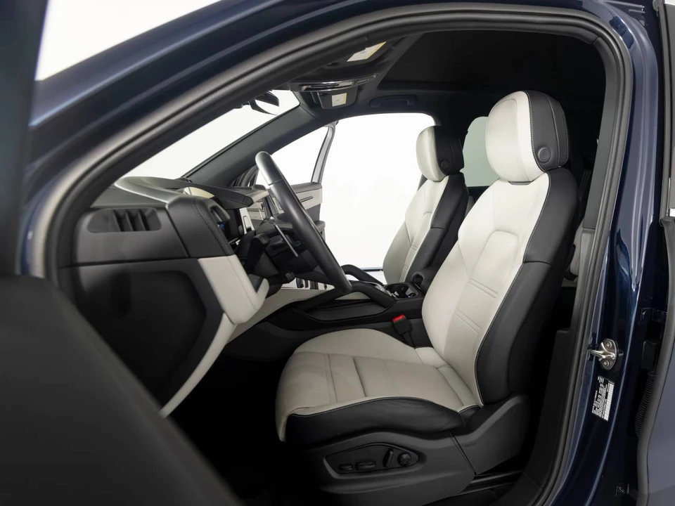 2026 Porsche 9Y0/9Y3 Cayenne - Image 5 of 5