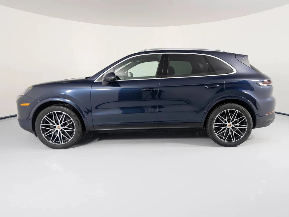 2026 Porsche 9Y0/9Y3 Cayenne - Image 2 of 5