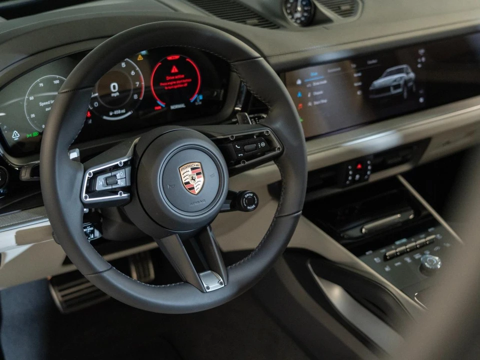 2026 Porsche 9Y0/9Y3 Cayenne - Image 15 of 28