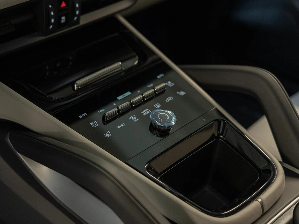 2026 Porsche 9Y0/9Y3 Cayenne - Image 22 of 28