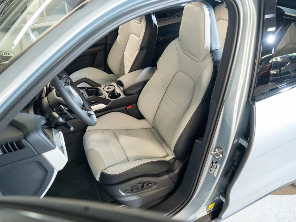 2026 Porsche 9Y0/9Y3 Cayenne - Image 5 of 28