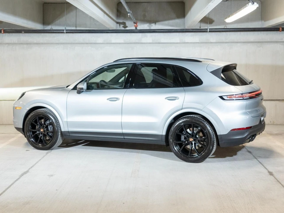 2026 Porsche 9Y0/9Y3 Cayenne - Image 3 of 28