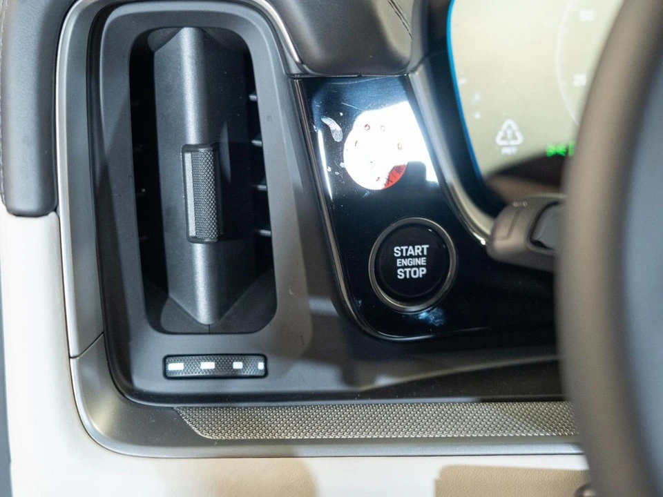 2026 Porsche 9Y0/9Y3 Cayenne - Image 24 of 28